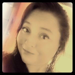 Meet your Posher, Kindi